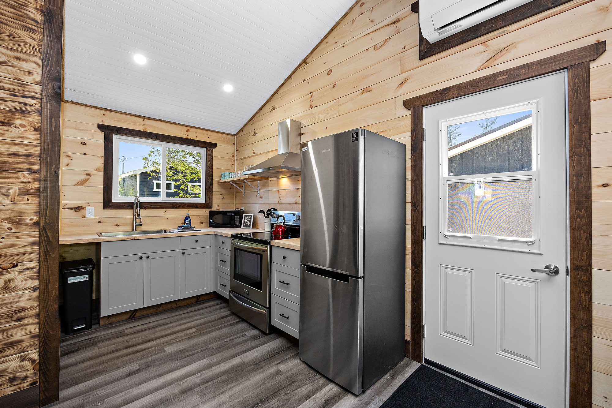 Canoe Cove - Cabin #11