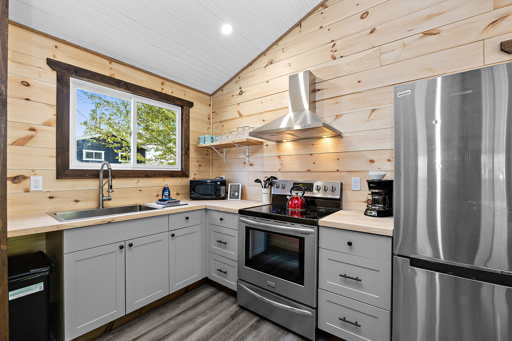 Canoe Cove - Cabin #11